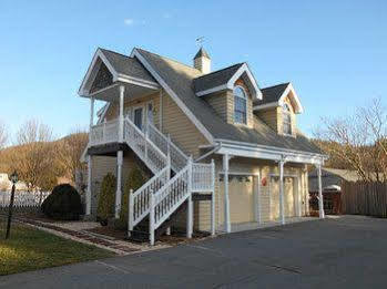 Azalea Inn Bed And Breakfast Banner Elk Exterior photo